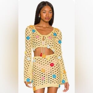 Lovers and Friends FLOWER POWER TOP in Pastel Yellow New with Tags